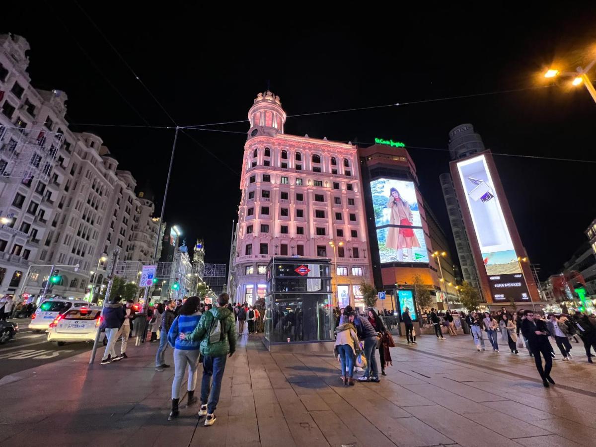 Hostel Rio Madrid Exterior photo