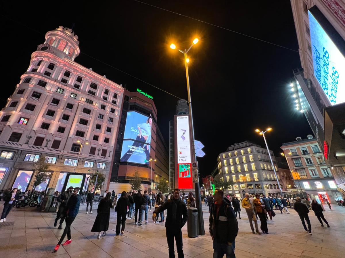 Hostel Rio Madrid Exterior photo